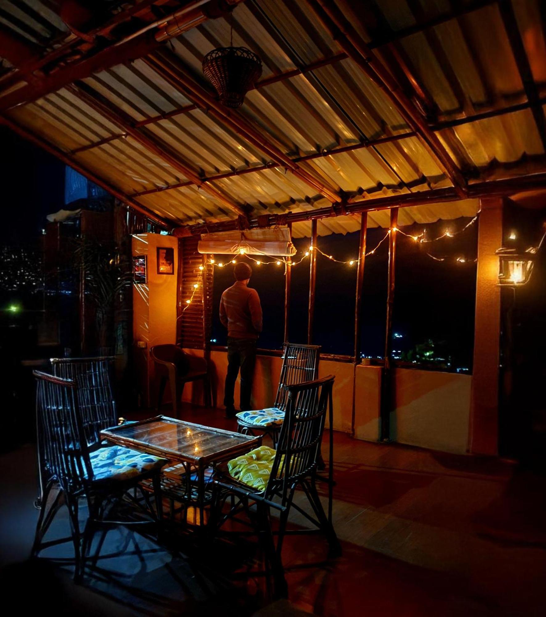 Cafe Buransh Villa Sari Ngoại thất bức ảnh