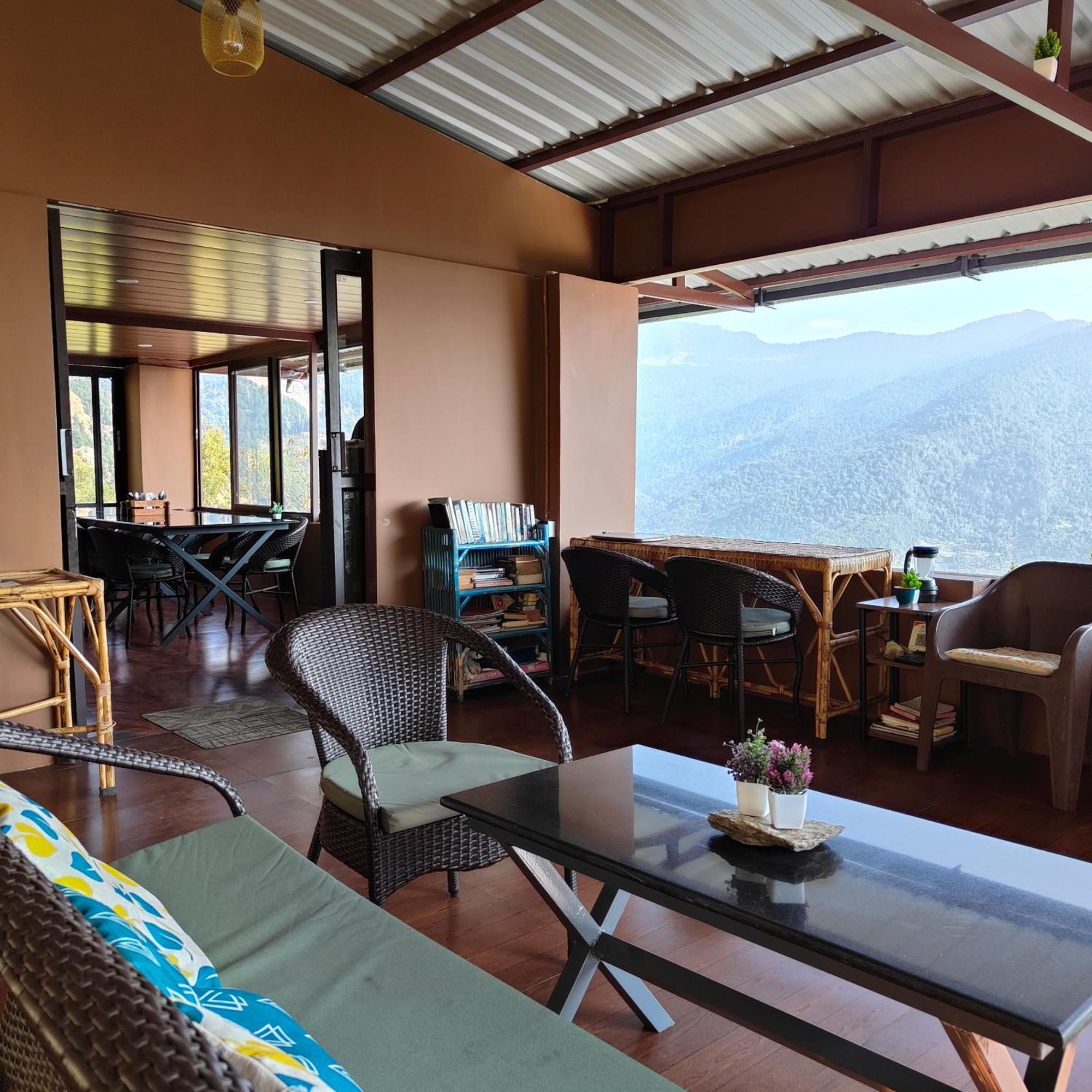 Cafe Buransh Villa Sari Ngoại thất bức ảnh