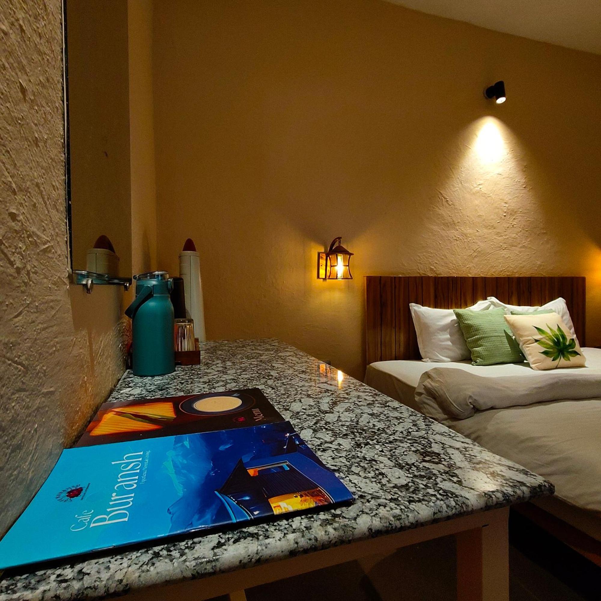 Cafe Buransh Villa Sari Ngoại thất bức ảnh